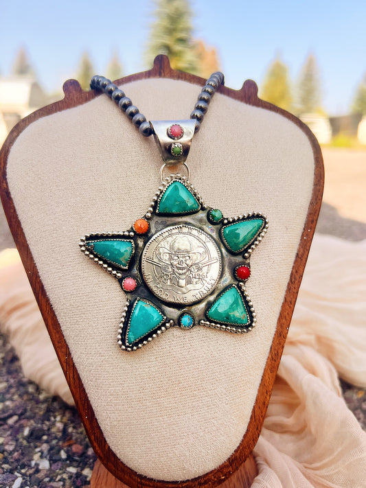 Taivey Pendant